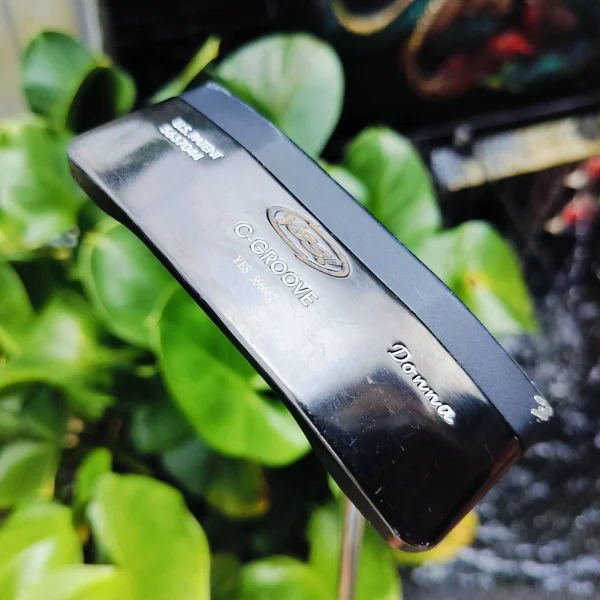 PUTTER YES C-GROOVE DONNA ความยาว 33 นิ้ว รุ่นนี้โด่งดังเพราะ SOLE ยื่นออกเพิ่ม ทำให้การชดเชยความผิดพลาดสูงขึ้น หน้าสัมผัสสุดยอดเกาะไลน์เป็นเอกลักษณ์ เส้นเล็งสะอาดตาแม่นยำอย่างมาก ไม้กอล์ฟพรีเมี่ยมมือสอง ของแท้ By NakaraLuxurious image 1 PUTTER YES C-GROOVE DONNA ความยาว 33 นิ้ว รุ่นนี้โด่งดังเพราะ SOLE ยื่นออกเพิ่ม ทำให้การชดเชยความผิดพลาดสูงขึ้น หน้าสัมผัสสุดยอดเกาะไลน์เป็นเอกลักษณ์ เส้นเล็งสะอาดตาแม่นยำอย่างมาก ไม้กอล์ฟพรีเมี่ยมมือสอง ของแท้ By NakaraLuxurious image 1