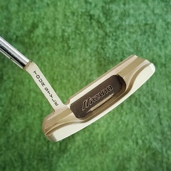 PUTTER MIZUNO DARE TO DREAM S-302 เป็นเหล็ก FORGED JAPAN หายากในพัตเตอร์ ความยาว 34 นิ้ว สุดยอดพัตเตอร์ลิมิเต็ด ไม้กอล์ฟพรีเมี่ยมมือสอง ของแท้ By NakaraLuxurious image 4 PUTTER MIZUNO DARE TO DREAM S-302 เป็นเหล็ก FORGED JAPAN หายากในพัตเตอร์ ความยาว 34 นิ้ว สุดยอดพัตเตอร์ลิมิเต็ด ไม้กอล์ฟพรีเมี่ยมมือสอง ของแท้ By NakaraLuxurious image 4