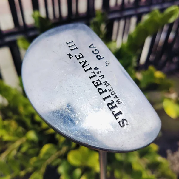 PUTTER STRIPELINE III BY PGA ทรงมอลเล็ตชดเชยสูง แบบซาลาเปา เส้นเล็งพาดยาวเล็งง่ายมากๆ ยาว 34 นิ้ว ไม้กอล์ฟพรีเมี่ยมญี่ปุ่นมือสอง ของแท้ By NakaraLuxurious image 1 PUTTER STRIPELINE III BY PGA ทรงมอลเล็ตชดเชยสูง แบบซาลาเปา เส้นเล็งพาดยาวเล็งง่ายมากๆ ยาว 34 นิ้ว ไม้กอล์ฟพรีเมี่ยมญี่ปุ่นมือสอง ของแท้ By NakaraLuxurious image 1
