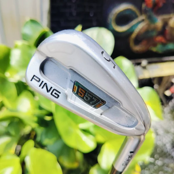 เหล็ก 5 PING S57 ก้าน KBS เป็นตัวแพงของ PING ค่ะ ใส่วัสดุทังสเตน วางน้ำหนักได้ดีมาก ตีง่าย และควบคุมได้ โดยที่ใบไม่ใหญ่ ที่สำคัญหน้าใบรุ่นนี้มี MILLED ช่วยให้ ไม้กอล์ฟพรีเมี่ยมมือสอง ของแท้ By NakaraLuxurious image 1 เหล็ก 5 PING S57 ก้าน KBS เป็นตัวแพงของ PING ค่ะ ใส่วัสดุทังสเตน วางน้ำหนักได้ดีมาก ตีง่าย และควบคุมได้ โดยที่ใบไม่ใหญ่ ที่สำคัญหน้าใบรุ่นนี้มี MILLED ช่วยให้ ไม้กอล์ฟพรีเมี่ยมมือสอง ของแท้ By NakaraLuxurious image 1