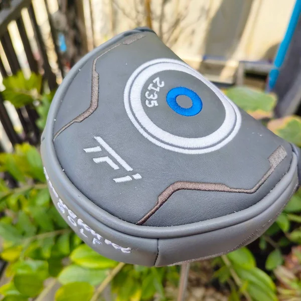 PUTTER Cleveland TFi 2135 RHO (satin) ความยาว 34 นิ้ว มาพร้อม COVER ตรงรุ่น!!! เกาะไลน์ นิ่งมาก และความคุมระยะได้ง่ายมาก ไม้กอล์ฟพรีเมี่ยมมือสอง ของแท้ By NakaraLuxurious image 7 PUTTER Cleveland TFi 2135 RHO (satin) ความยาว 34 นิ้ว มาพร้อม COVER ตรงรุ่น!!! เกาะไลน์ นิ่งมาก และความคุมระยะได้ง่ายมาก ไม้กอล์ฟพรีเมี่ยมมือสอง ของแท้ By NakaraLuxurious image 7