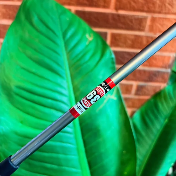 IRON 7 U.S. Kids Golf ULTRALIGHT 39 ออกแบบมาอย่างสมบูรณ์แบบเพื่อช่วยให้นักกอล์ฟรุ่นจิ๋วตีลูกลอยง่าย image 4 IRON 7 U.S. Kids Golf ULTRALIGHT 39 ออกแบบมาอย่างสมบูรณ์แบบเพื่อช่วยให้นักกอล์ฟรุ่นจิ๋วตีลูกลอยง่าย image 4