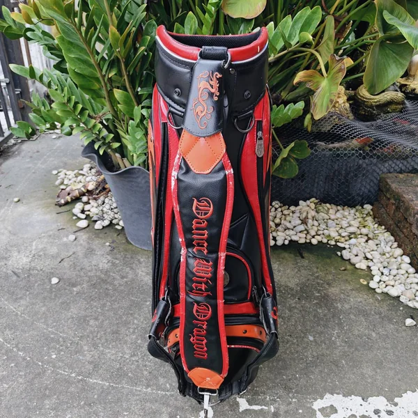 ** มีตำหนิลอก ** Dance With Dragon golf bag ของแท้ รุ่นดัง ของใหม่แพงมาก image 4 ** มีตำหนิลอก ** Dance With Dragon golf bag ของแท้ รุ่นดัง ของใหม่แพงมาก image 4