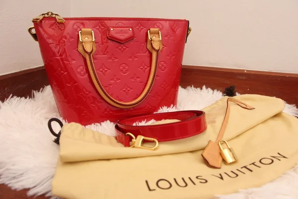 NAKARA LUXURIOUS USED!! สภาพนางฟ้า LOUIS VUITTON VERNI MONTEBLLO PM ปี14 ของแท้ 100% image 5 NAKARA LUXURIOUS USED!! สภาพนางฟ้า LOUIS VUITTON VERNI MONTEBLLO PM ปี14 ของแท้ 100% image 5