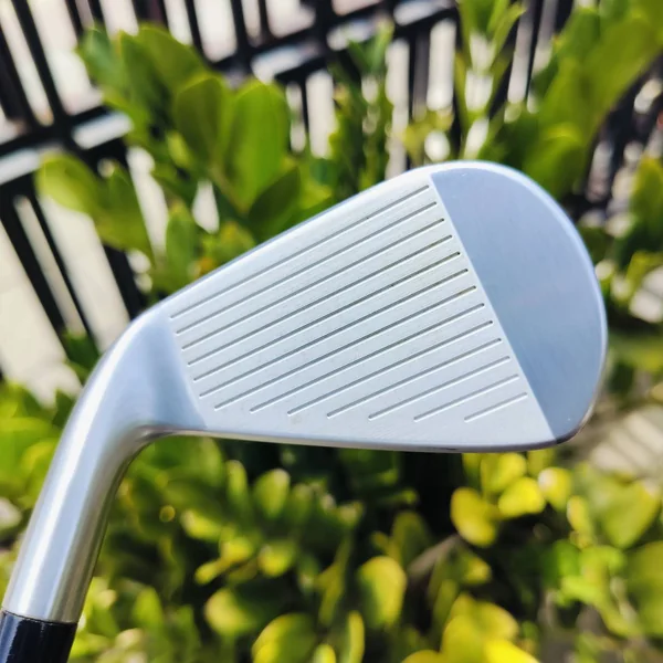 เหล็กไฮบริด SRIXON ZU85 เป็น U3 องศา 20 FORGED เป็นเหล็กยาวกึ่งไฮบริด ตีแม่น สปินจัด ตีง่ายเหมือนไฮบริด แต่ตีแม่นยำ ตกหยุด ไม้กอล์ฟพรีเมี่ยมญี่ปุ่นมือสอง By NakaraLuxurious image 3 เหล็กไฮบริด SRIXON ZU85 เป็น U3 องศา 20 FORGED เป็นเหล็กยาวกึ่งไฮบริด ตีแม่น สปินจัด ตีง่ายเหมือนไฮบริด แต่ตีแม่นยำ ตกหยุด ไม้กอล์ฟพรีเมี่ยมญี่ปุ่นมือสอง By NakaraLuxurious image 3