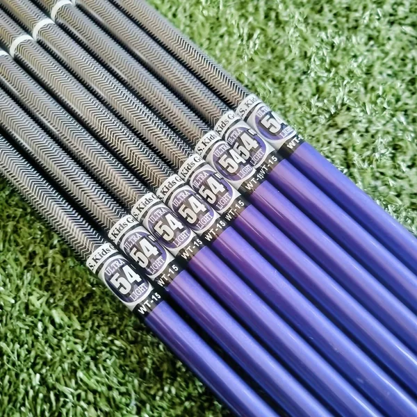 ก้านไม้กอล์ฟเด็กสำหรับใส่หัวไม้ ก้าน U.S.KIDS GOLF 54" ULTRA LIGHT WT-15 ความยาวก้าน 35 นิ้ว สำหรับน้องที่มีความสูง 137-145 เซนติเมตร เป็นก้านสำหรับเด็กที่ดีที่สุดในโลก image 1 ก้านไม้กอล์ฟเด็กสำหรับใส่หัวไม้ ก้าน U.S.KIDS GOLF 54" ULTRA LIGHT WT-15 ความยาวก้าน 35 นิ้ว สำหรับน้องที่มีความสูง 137-145 เซนติเมตร เป็นก้านสำหรับเด็กที่ดีที่สุดในโลก image 1